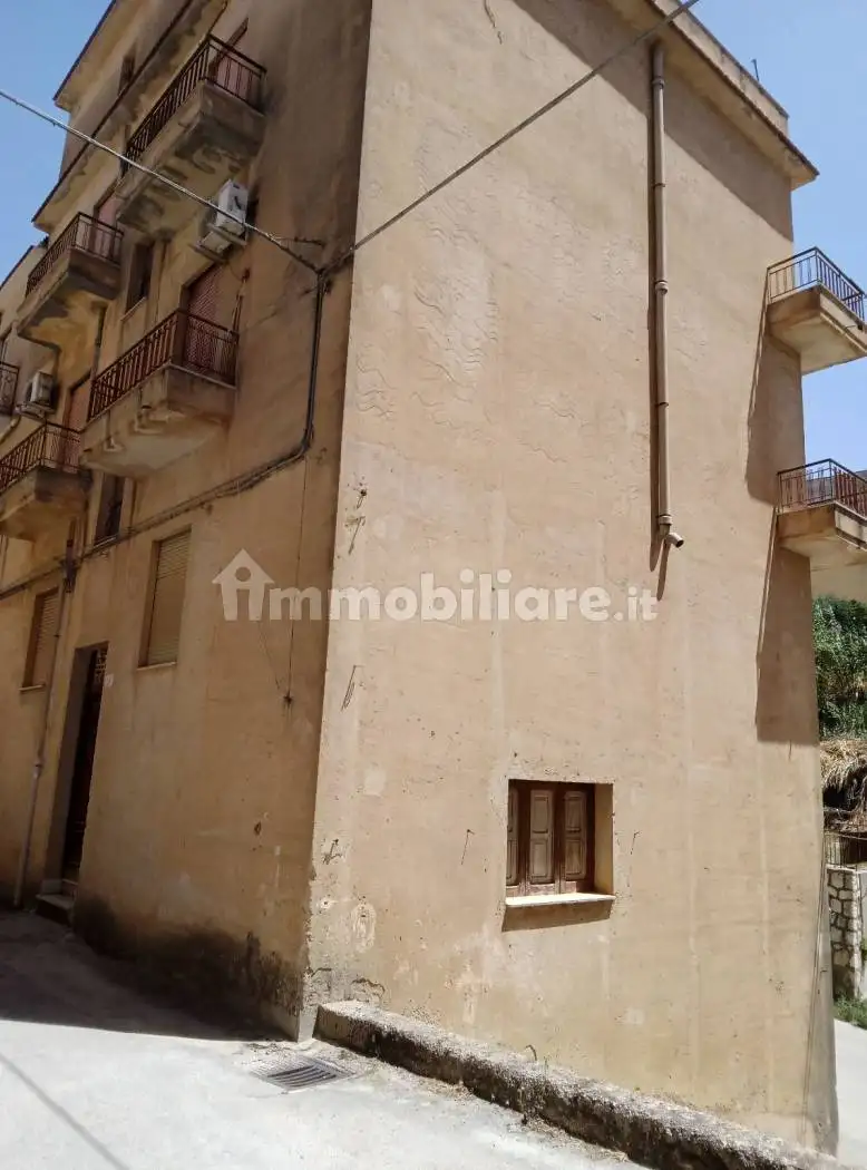Palazzo - Edificio in vendita a Salemi