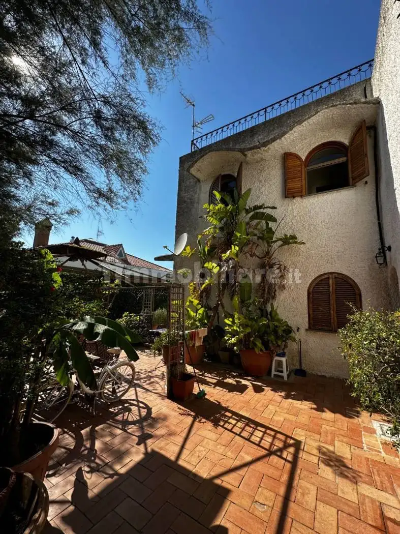 Villa in vendita a Civitavecchia