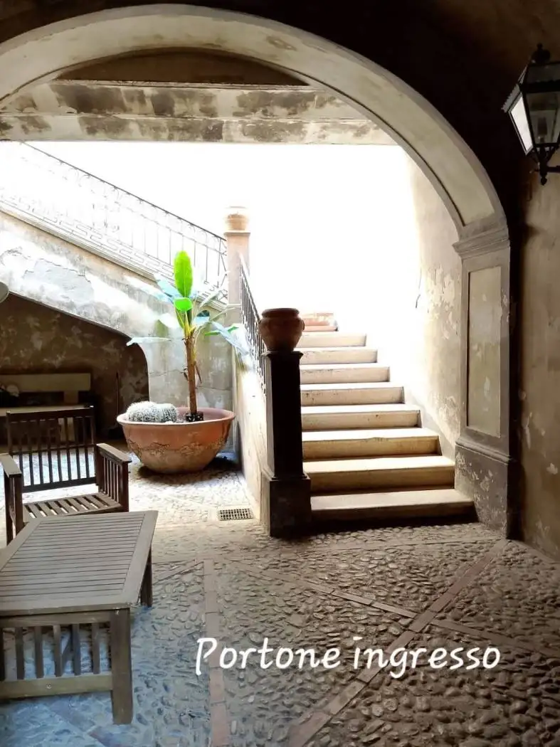 Palazzo - Edificio in vendita a Spezzano Albanese