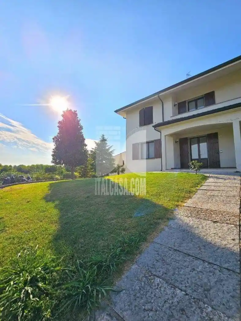 Villa in vendita a Bagnolo San Vito