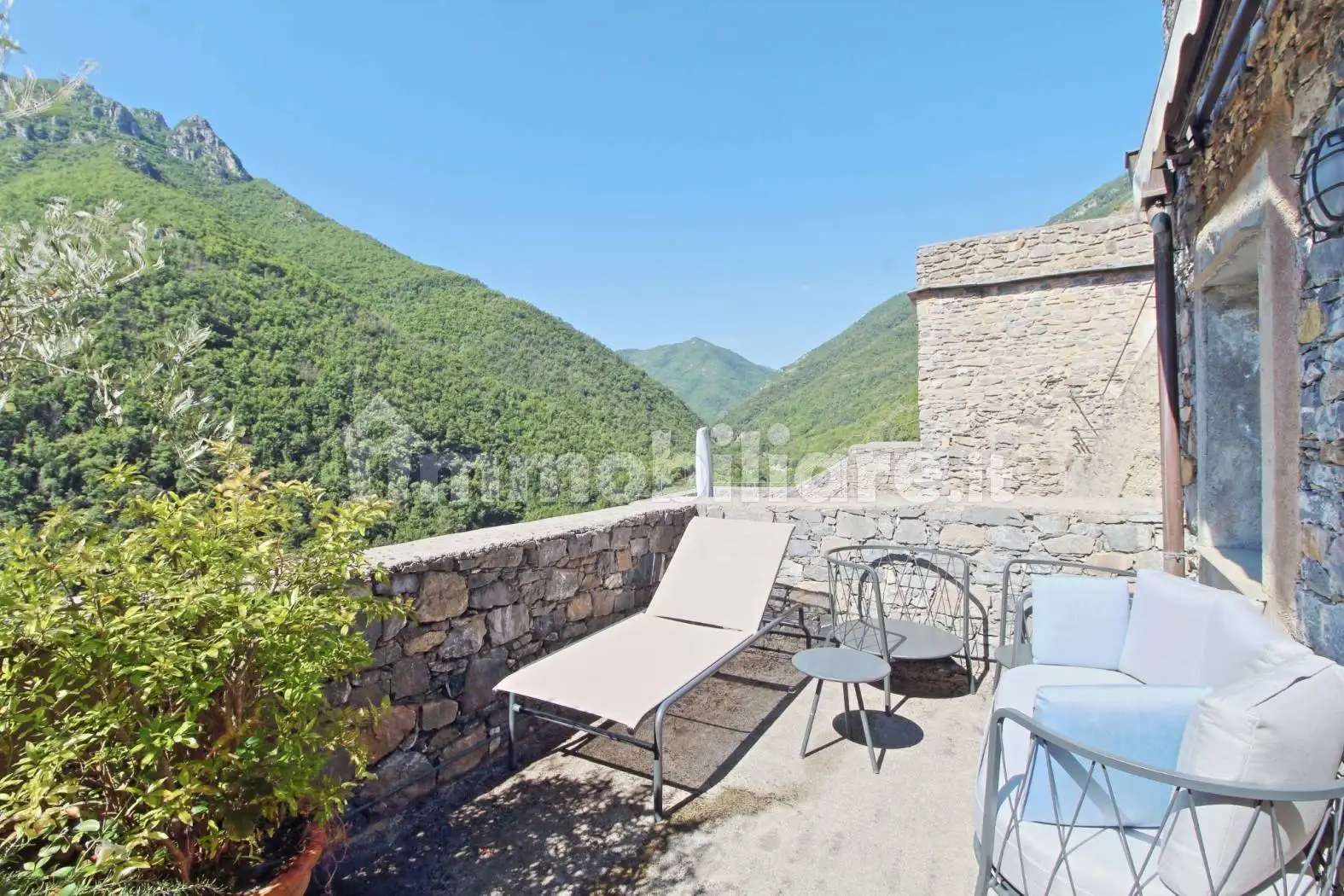 Appartamento in vendita a Castelbianco