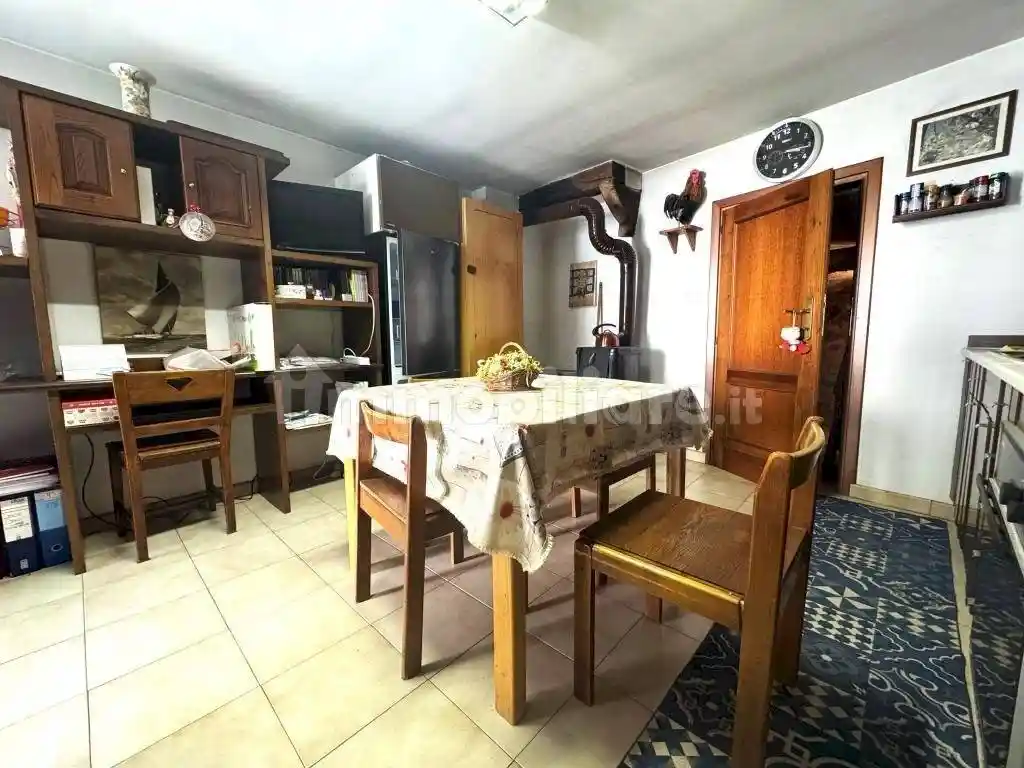 Trilocale Galleria Breil, 35, Centro, Chatillon - foto 3