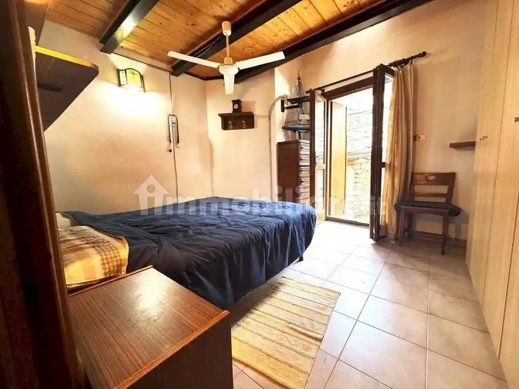 Trilocale Galleria Breil, 35, Centro, Chatillon - foto 4