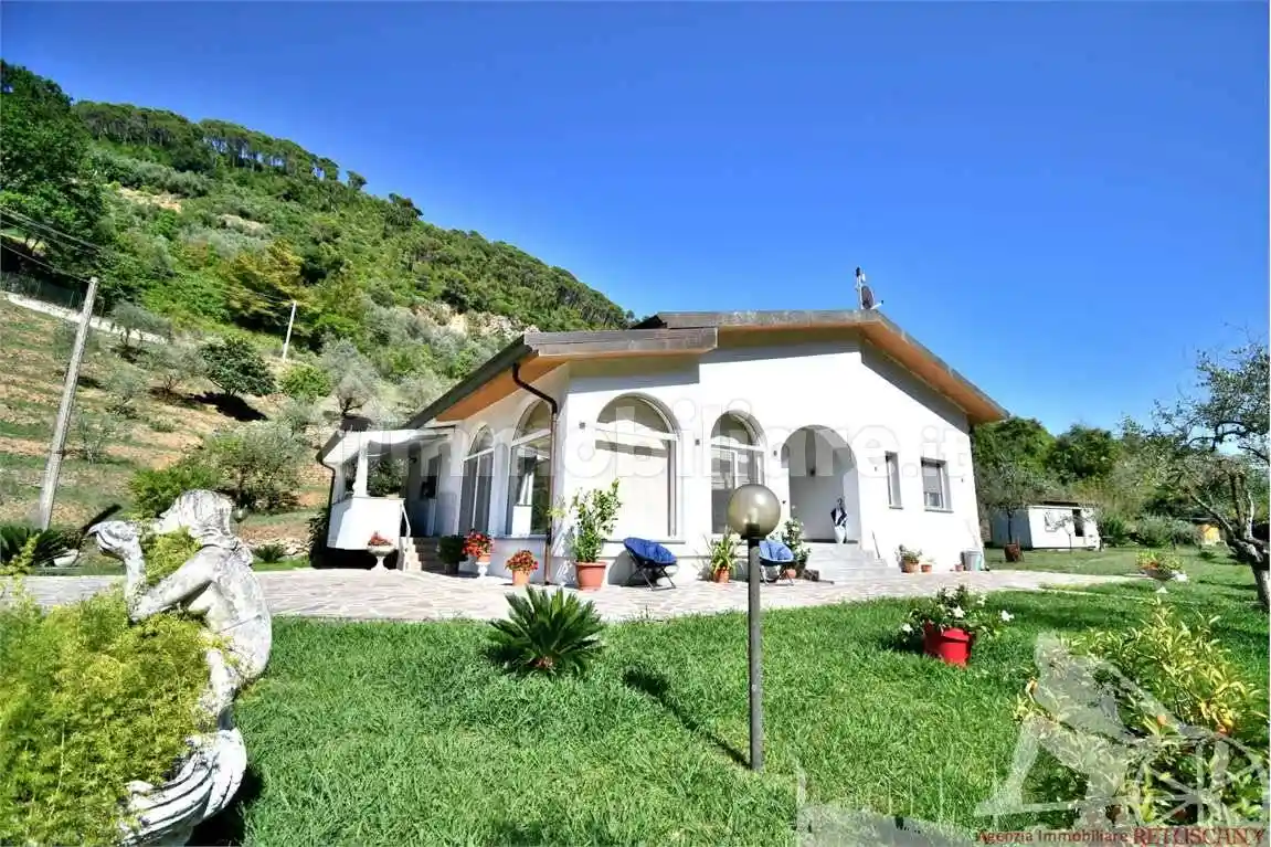 Villa in vendita a Massa