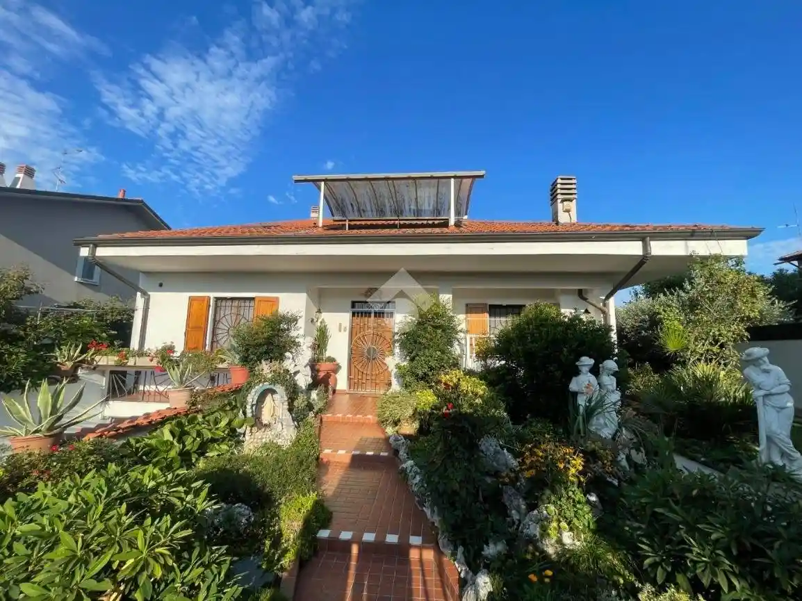 Villa in vendita a Busnago