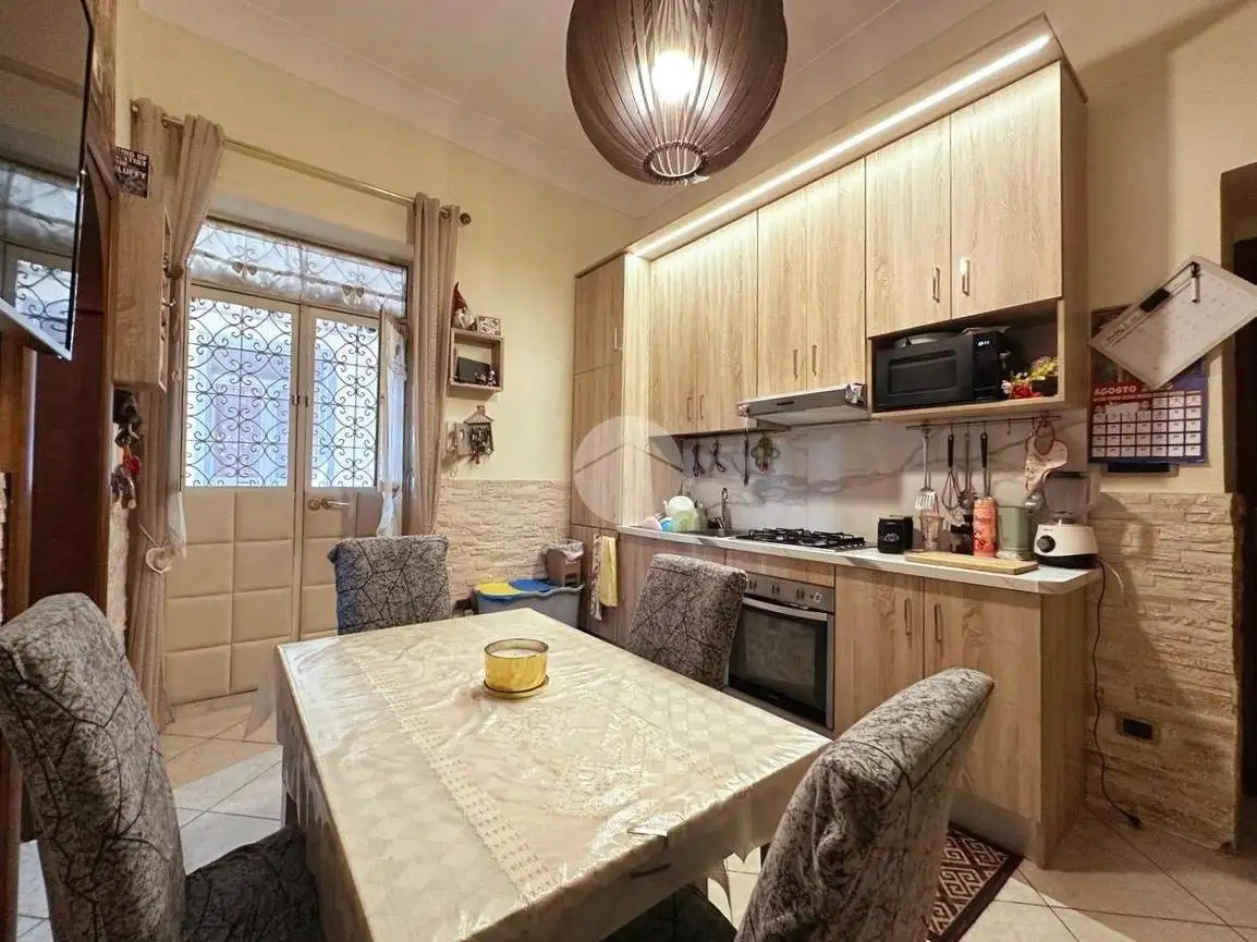 Appartamento in vendita a Napoli