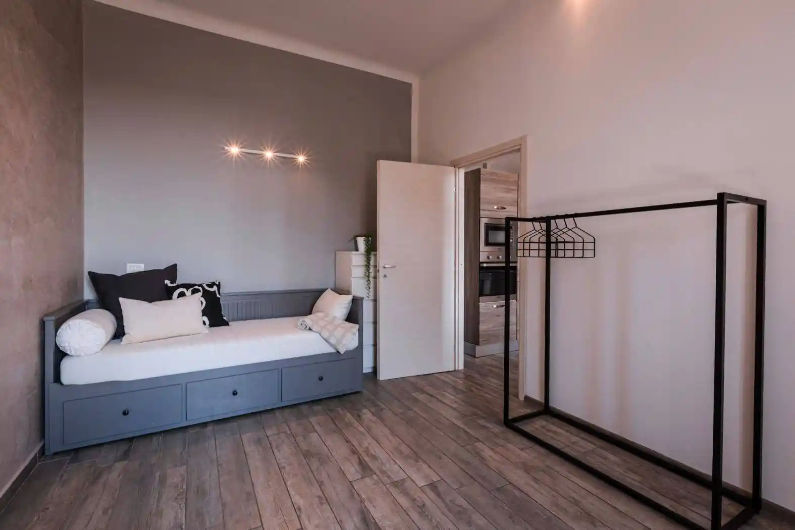 Trilocale ottimo stato, secondo piano, Navigli - Darsena, Milano - foto 5