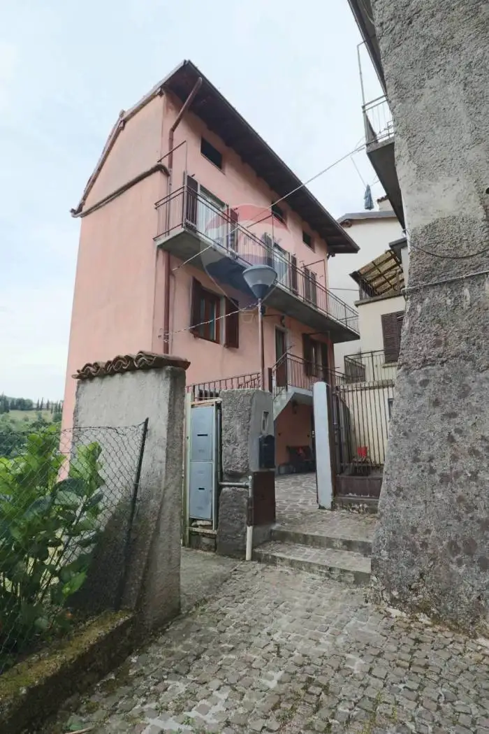 Terratetto unifamiliare via Montelomboni 12, Centro, Almenno San Bartolomeo - foto 2