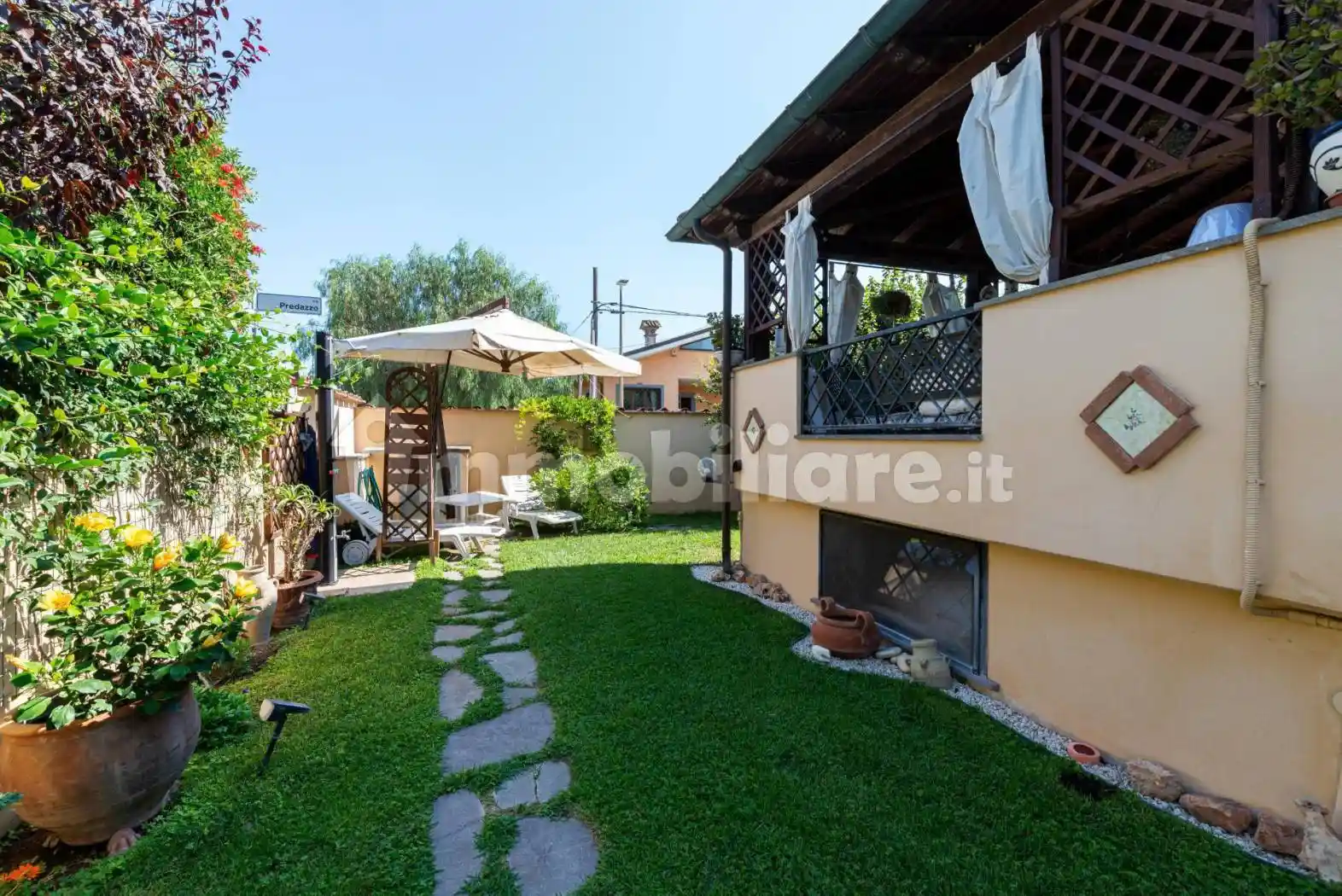 Villa bifamiliare via Merano 36, Infernetto, Roma - foto 3