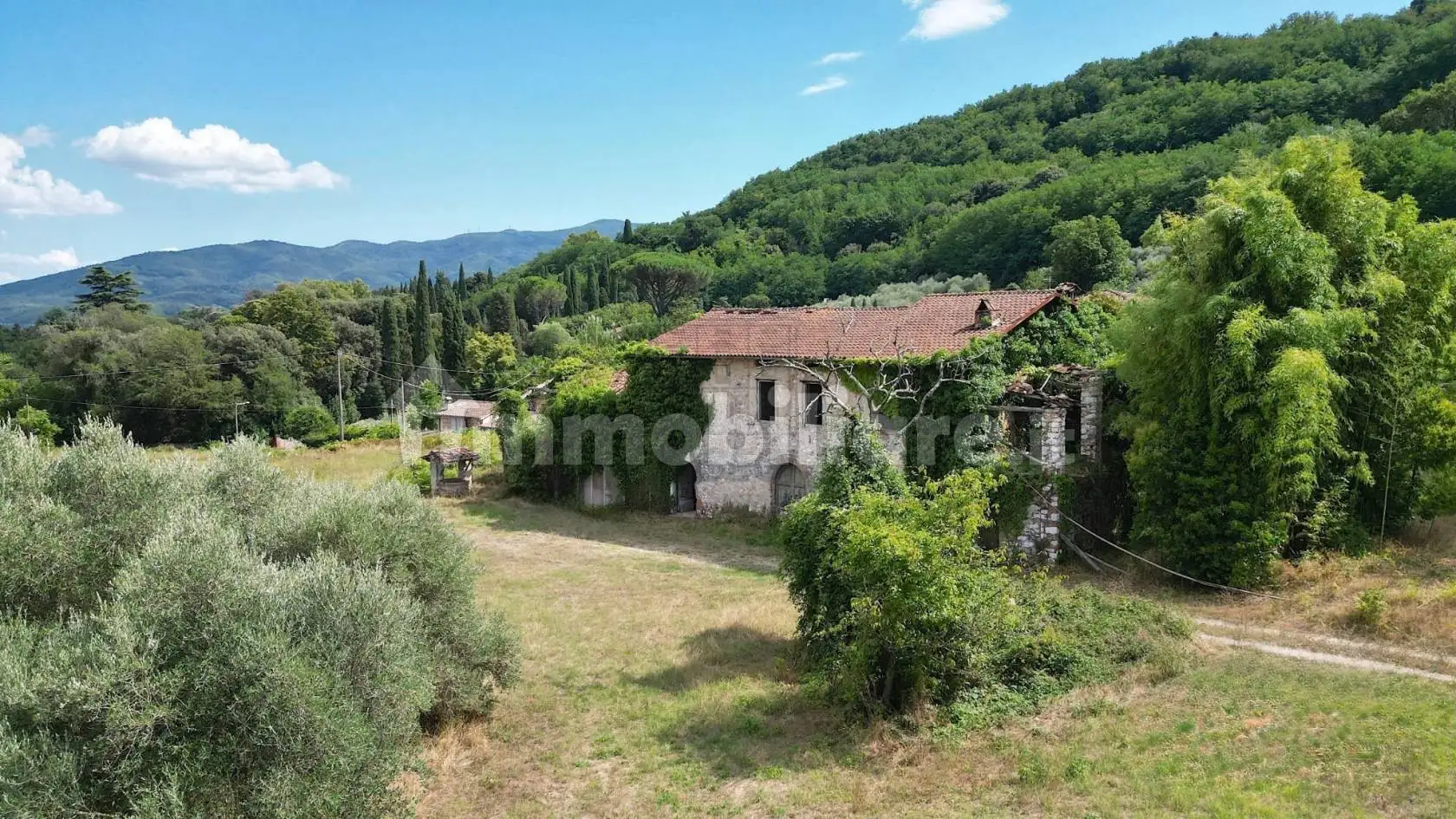 Rustico - Casale in vendita a Lucca