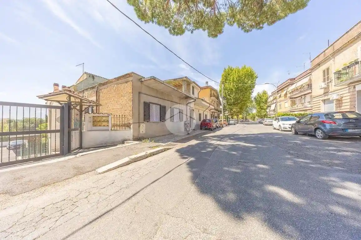 Appartamento in vendita a Guidonia Montecelio