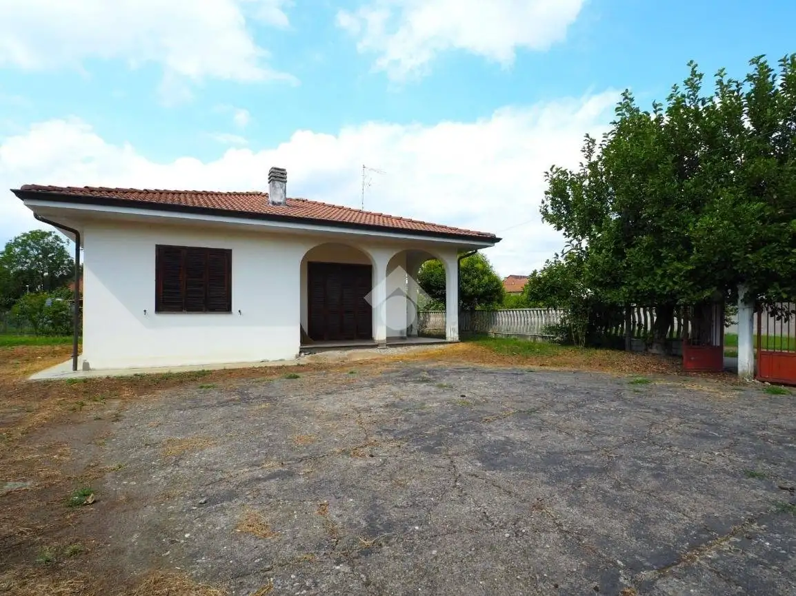Villa in vendita a Ghislarengo