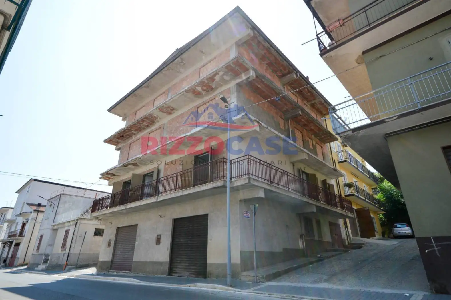 Palazzo - Edificio in vendita a Crosia