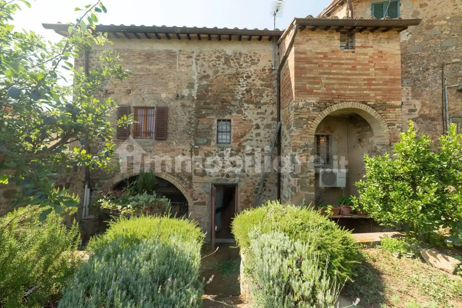Casa indipendente in vendita a Montalcino
