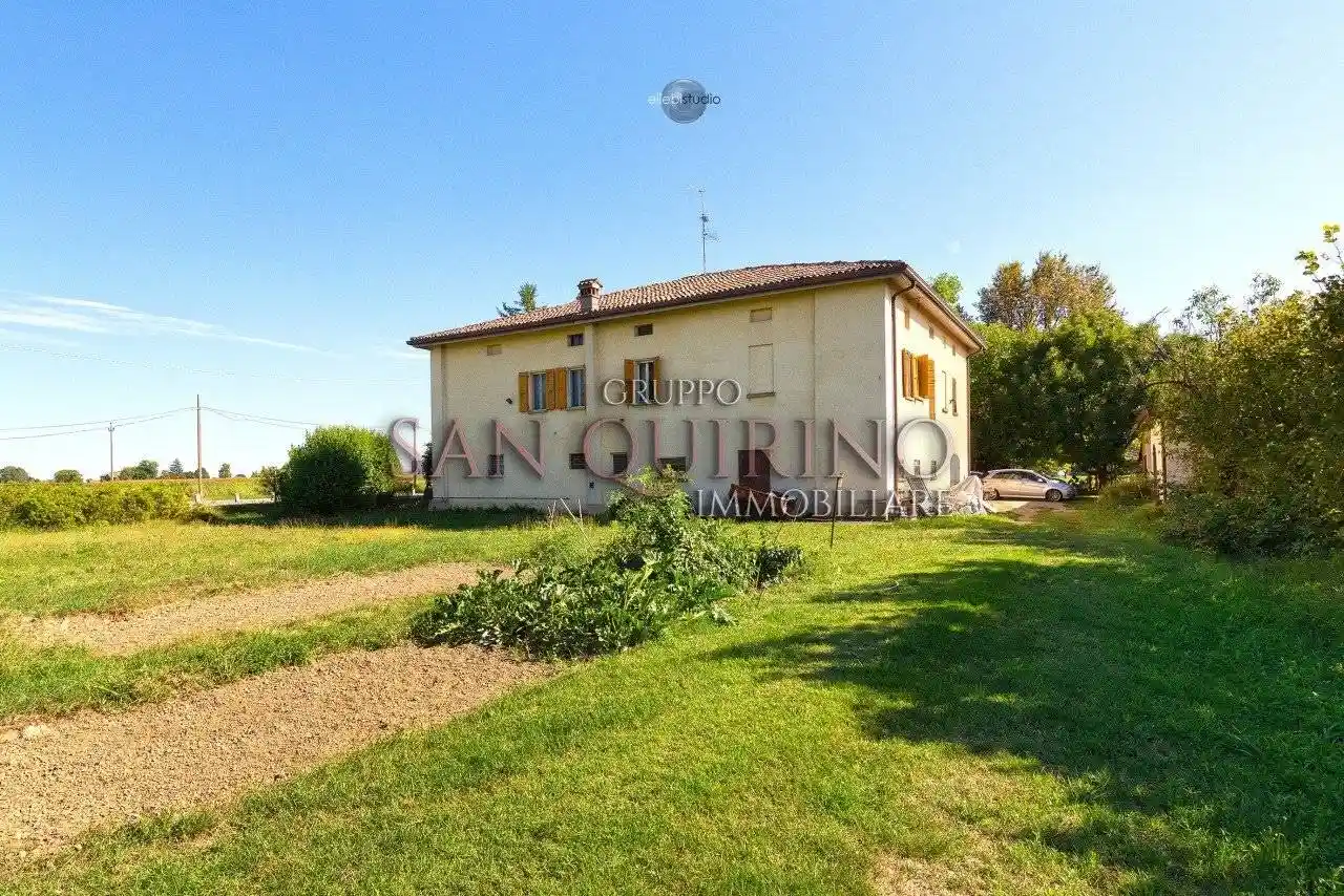 Villa in vendita a Campagnola Emilia
