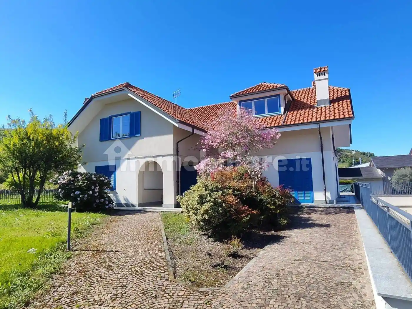 Villa in vendita a Busca