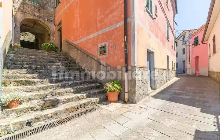 Trilocale via 4 Novembre, Castello, Carro - foto 4