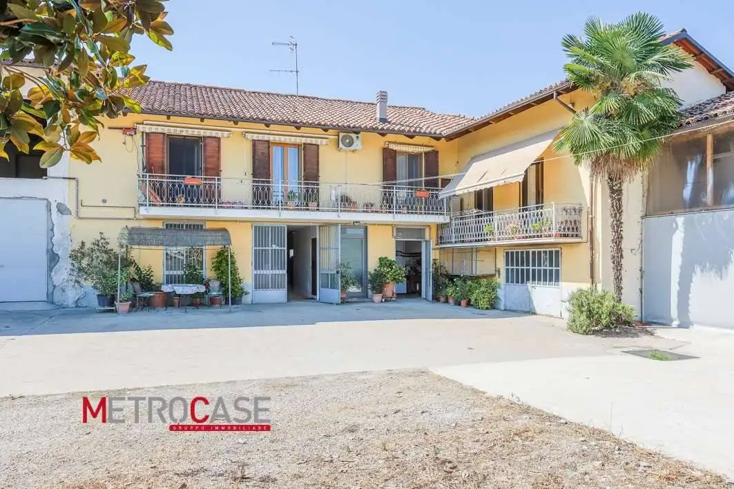 Casa indipendente in vendita a Alba