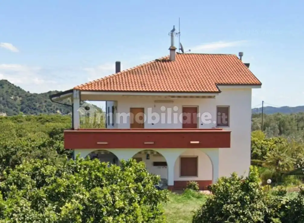 Villa in vendita a Belvedere di Spinello