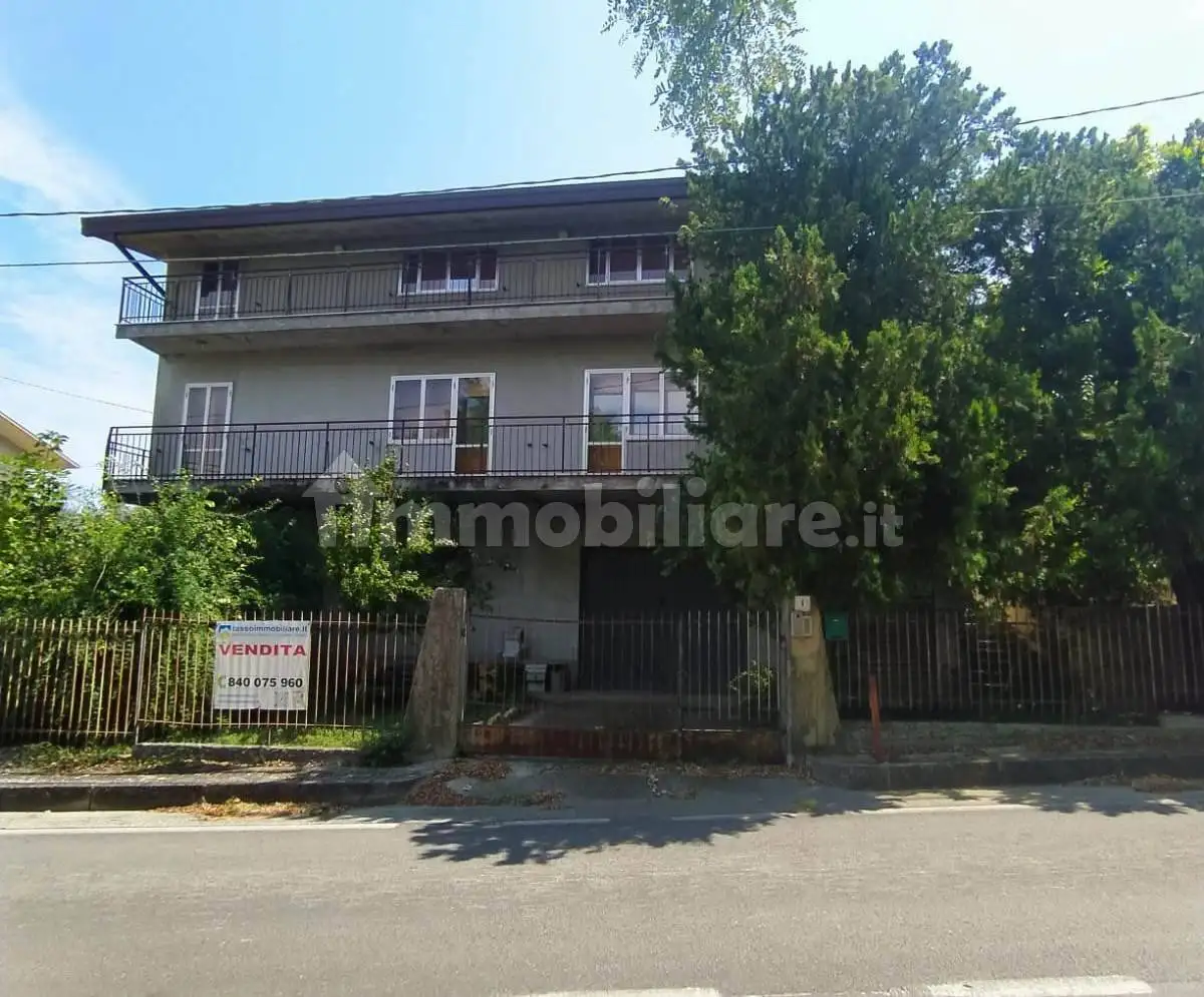 Casa indipendente in vendita a Castel Frentano