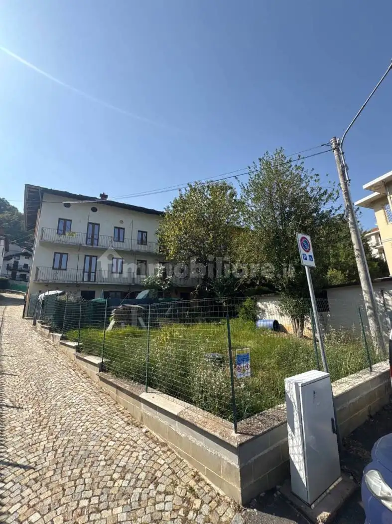 Appartamento in vendita a Traves