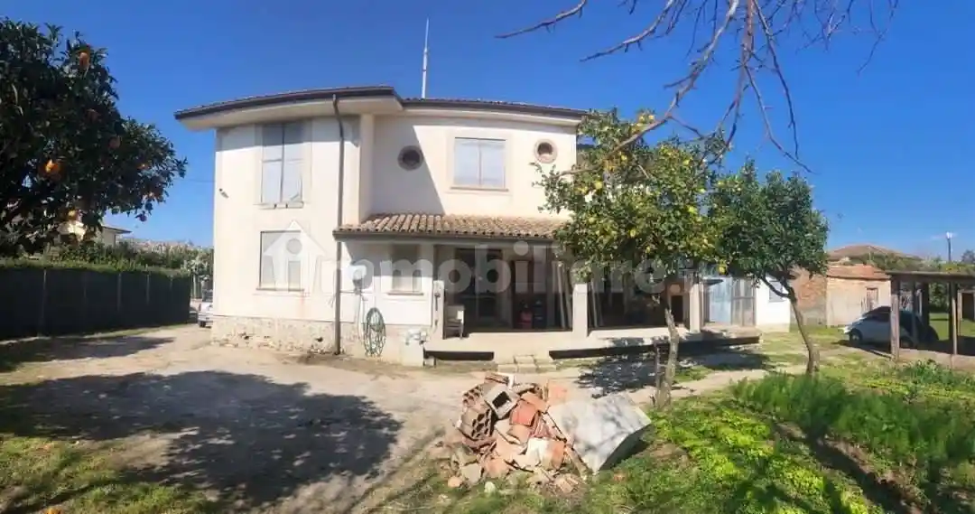 Villa in vendita a Minturno