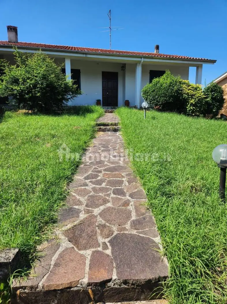 Villa in vendita a Montanaso Lombardo