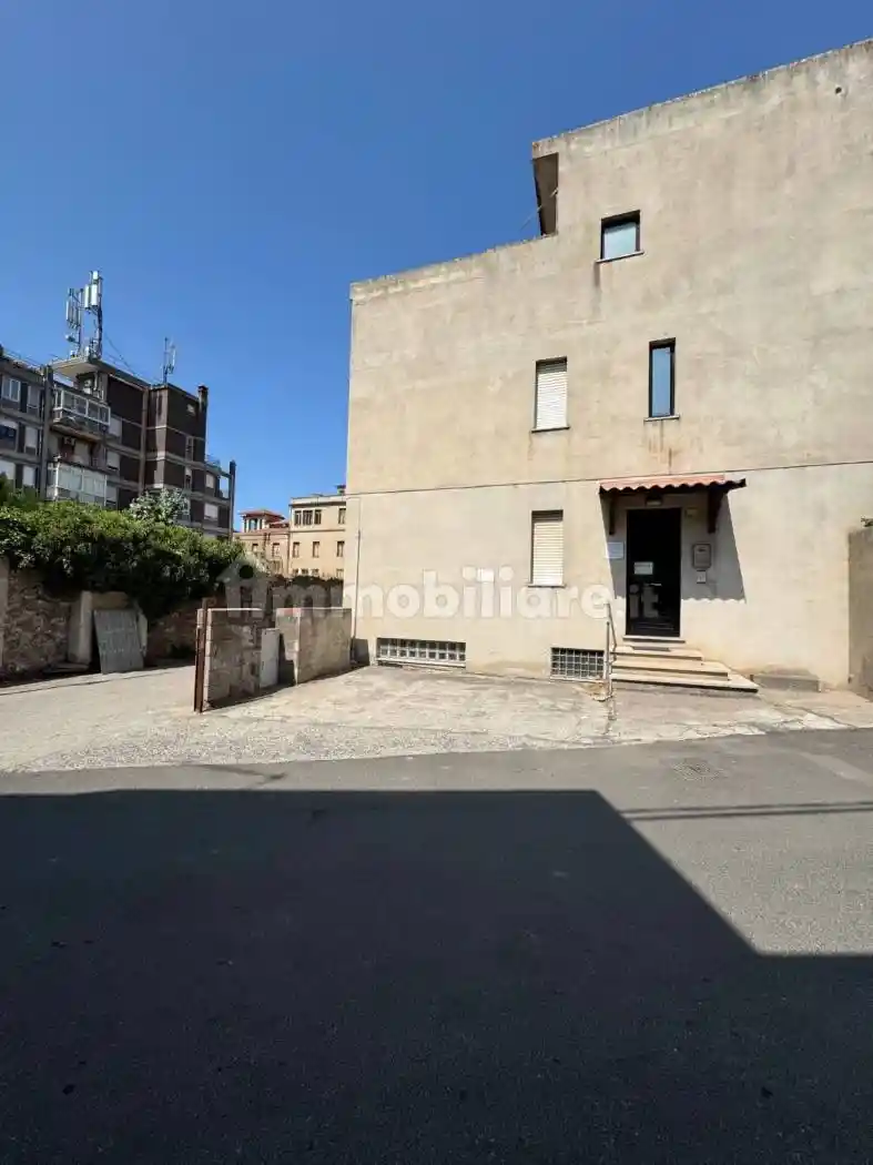 Palazzo - Edificio in vendita a Macomer