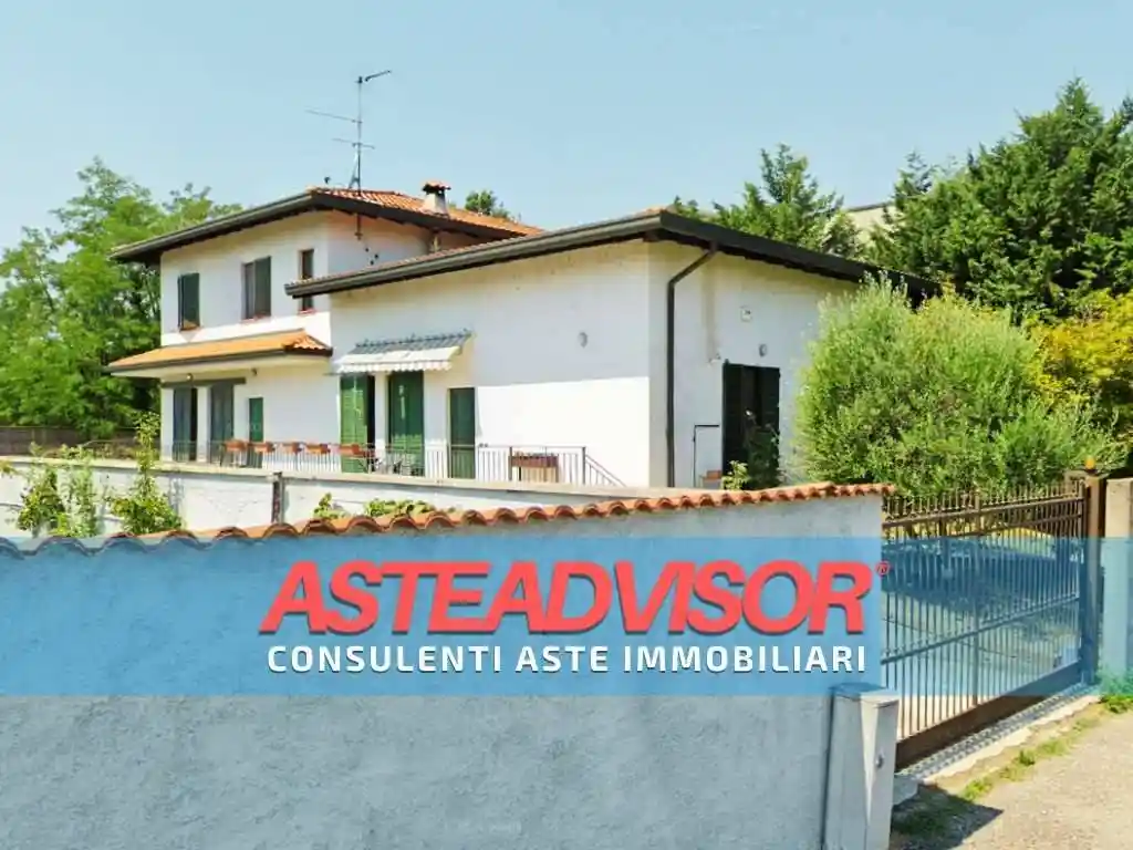 Villa in vendita a Robecco sul Naviglio