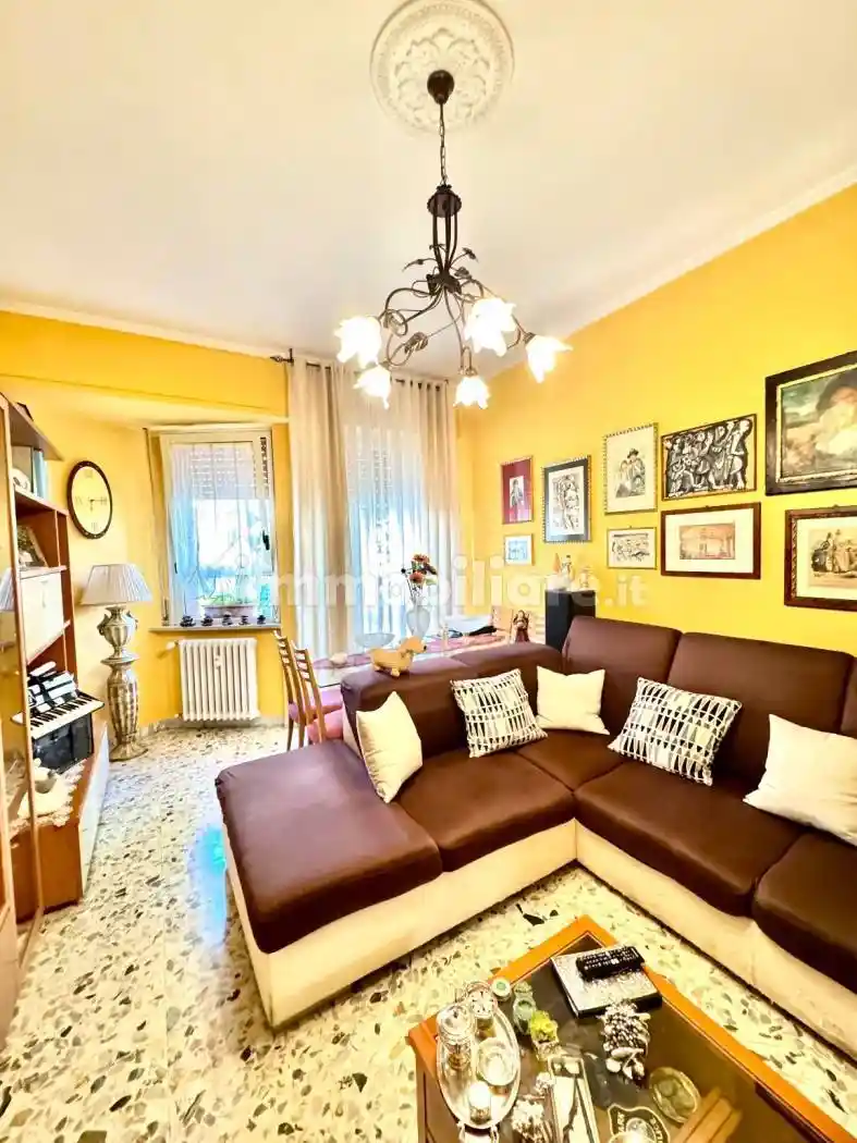 Appartamento via Ferdinando Iannaccone 12, Emanuele II, C. Colombo, Morelli e Silvati, Avellino - foto 2