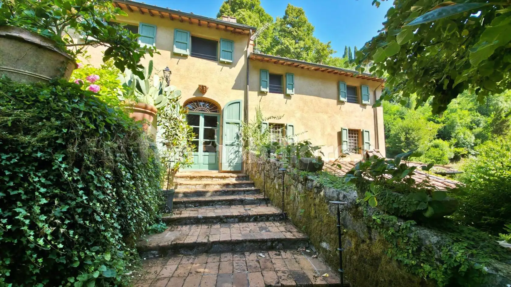 Rustico - Casale in vendita a Lucca