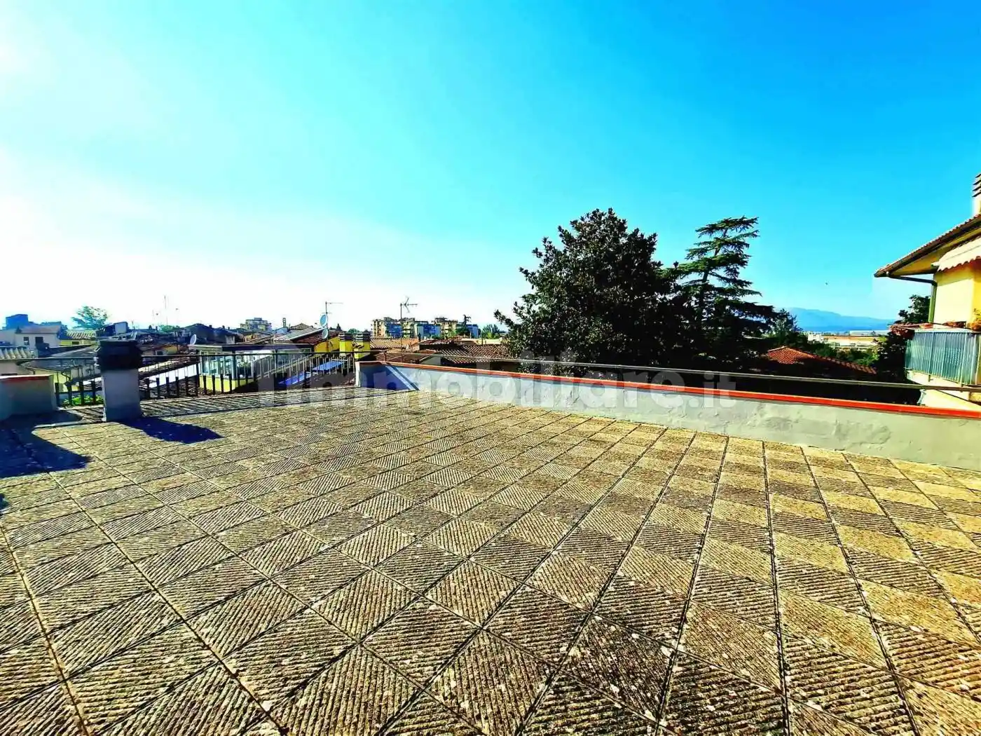 Casa indipendente in vendita a Campi Bisenzio