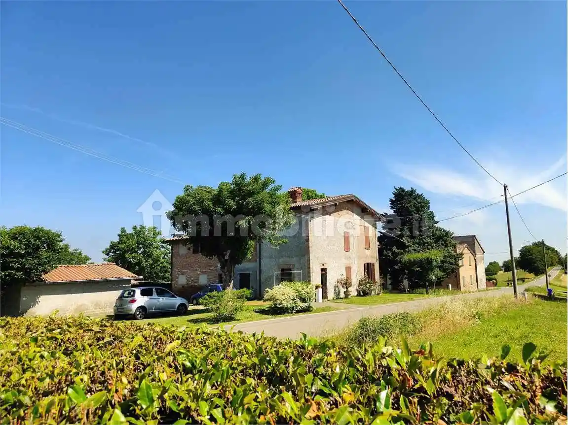 Rustico - Casale in vendita a Fidenza