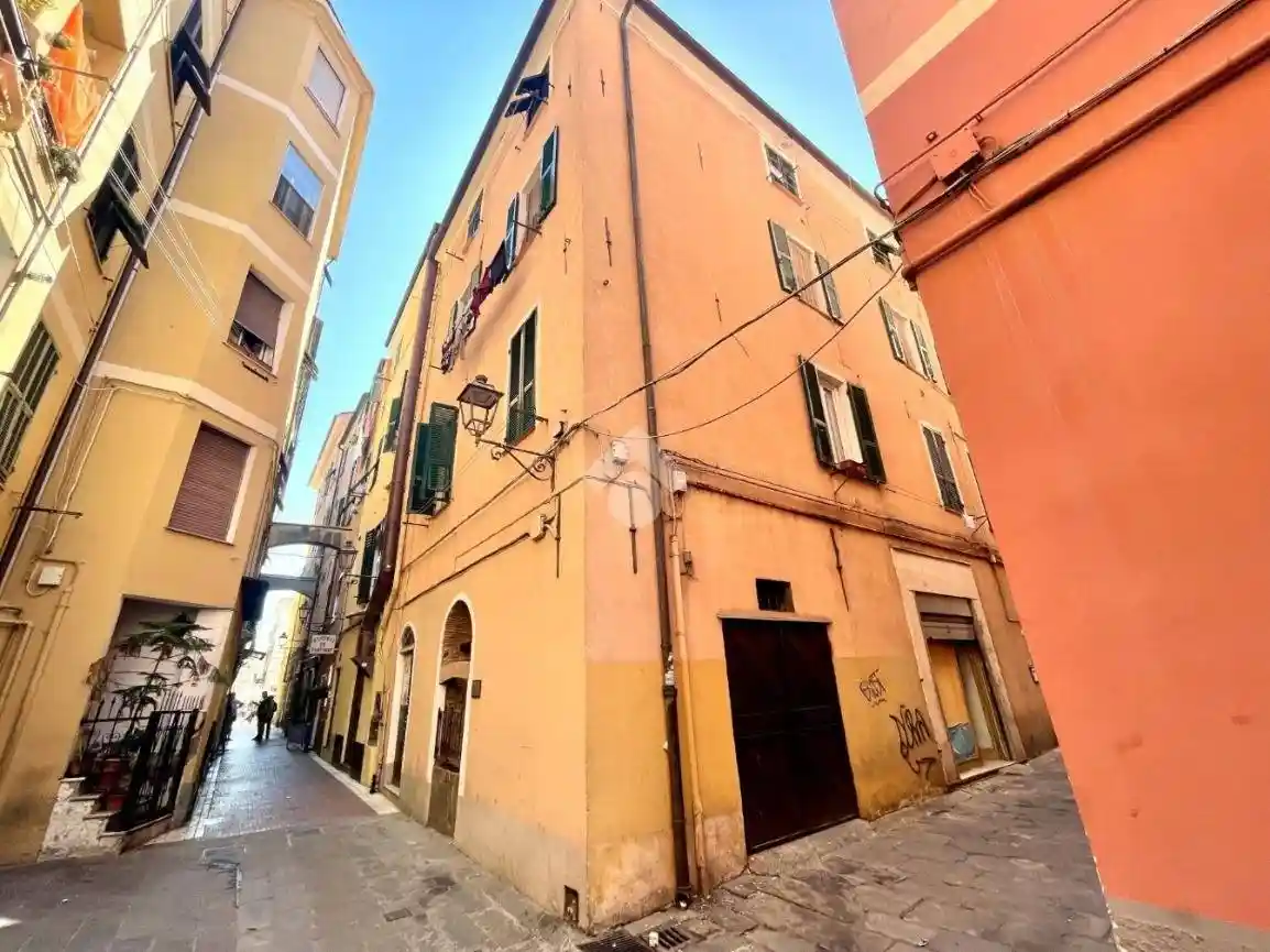Appartamento in vendita a Imperia