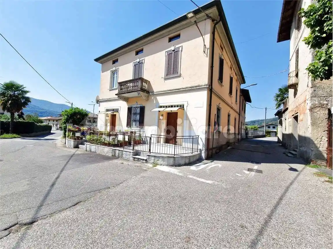 Appartamento in vendita a Cuveglio