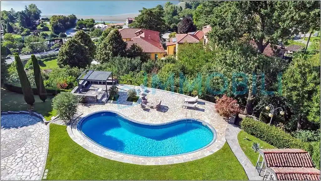 Villa in vendita a Oggiono