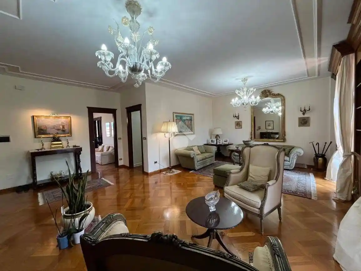 Appartamento via Augusto Guerriero 36, A. Annarumma, A. Gasperi, F. Tedesco, Avellino - foto 5