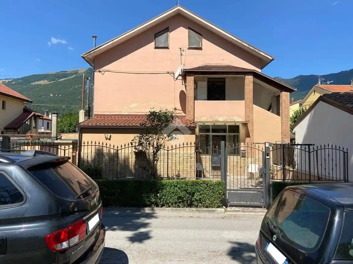 Quadrilocale indipendente via Monte Meta 2, Centro, Castel di Sangro - foto 5