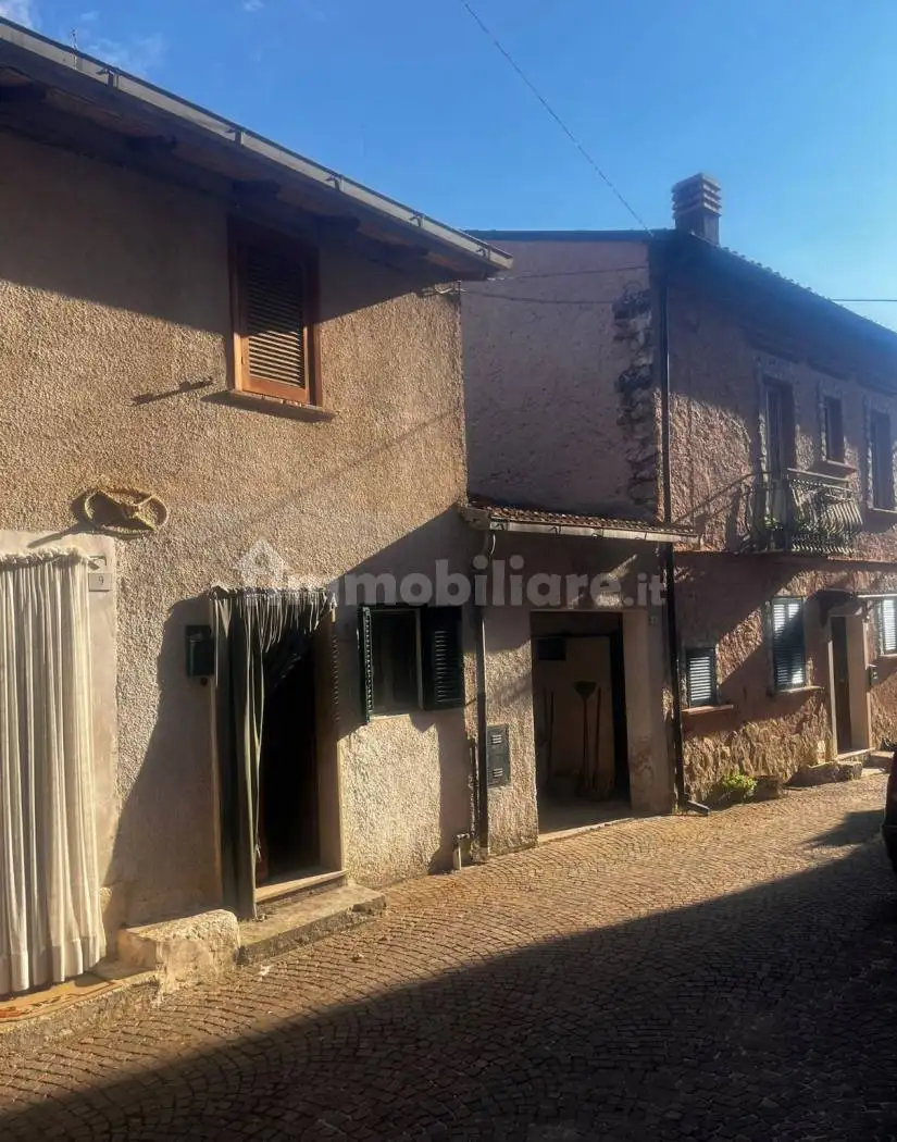 Casa indipendente in vendita a Scurcola Marsicana