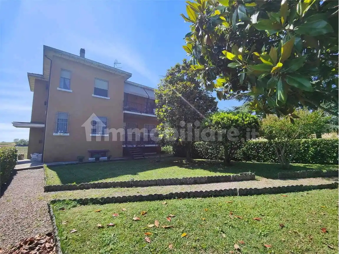 Villa in vendita a Fidenza