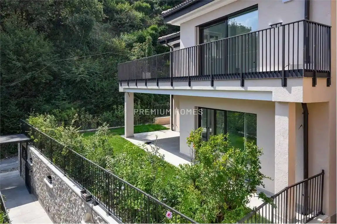 Appartamento in vendita a Gardone Riviera