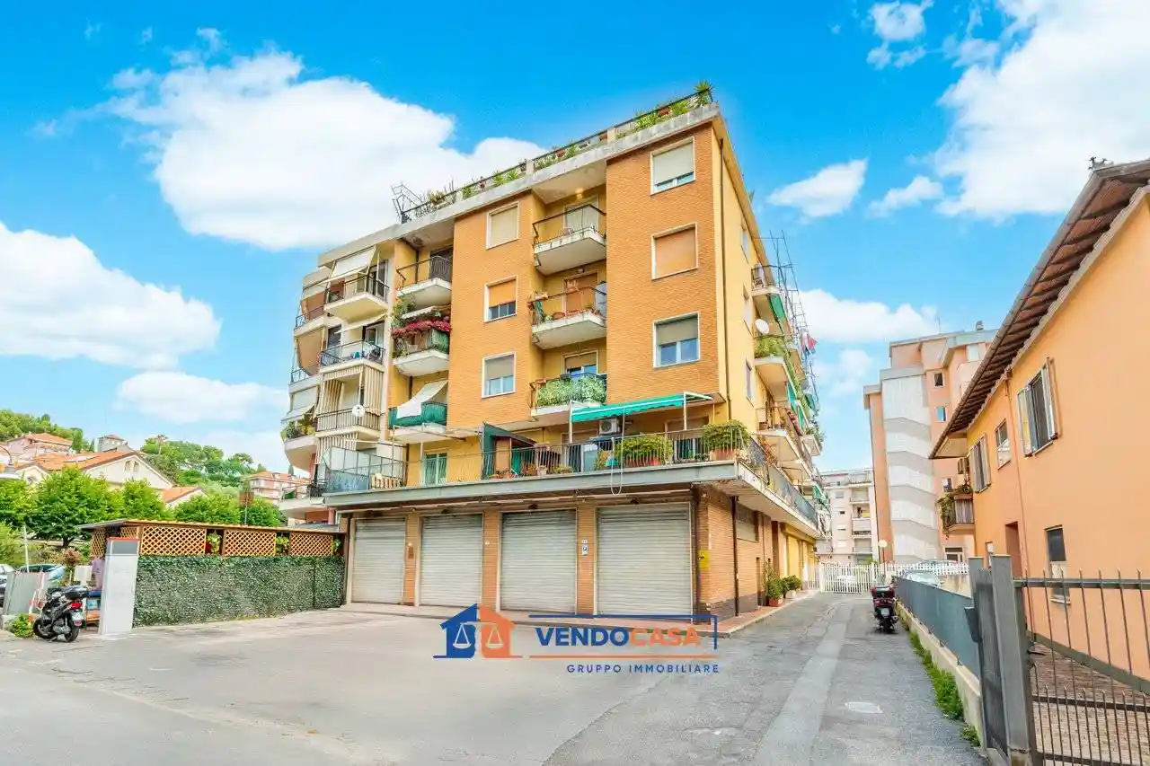 Appartamento in vendita a Albenga