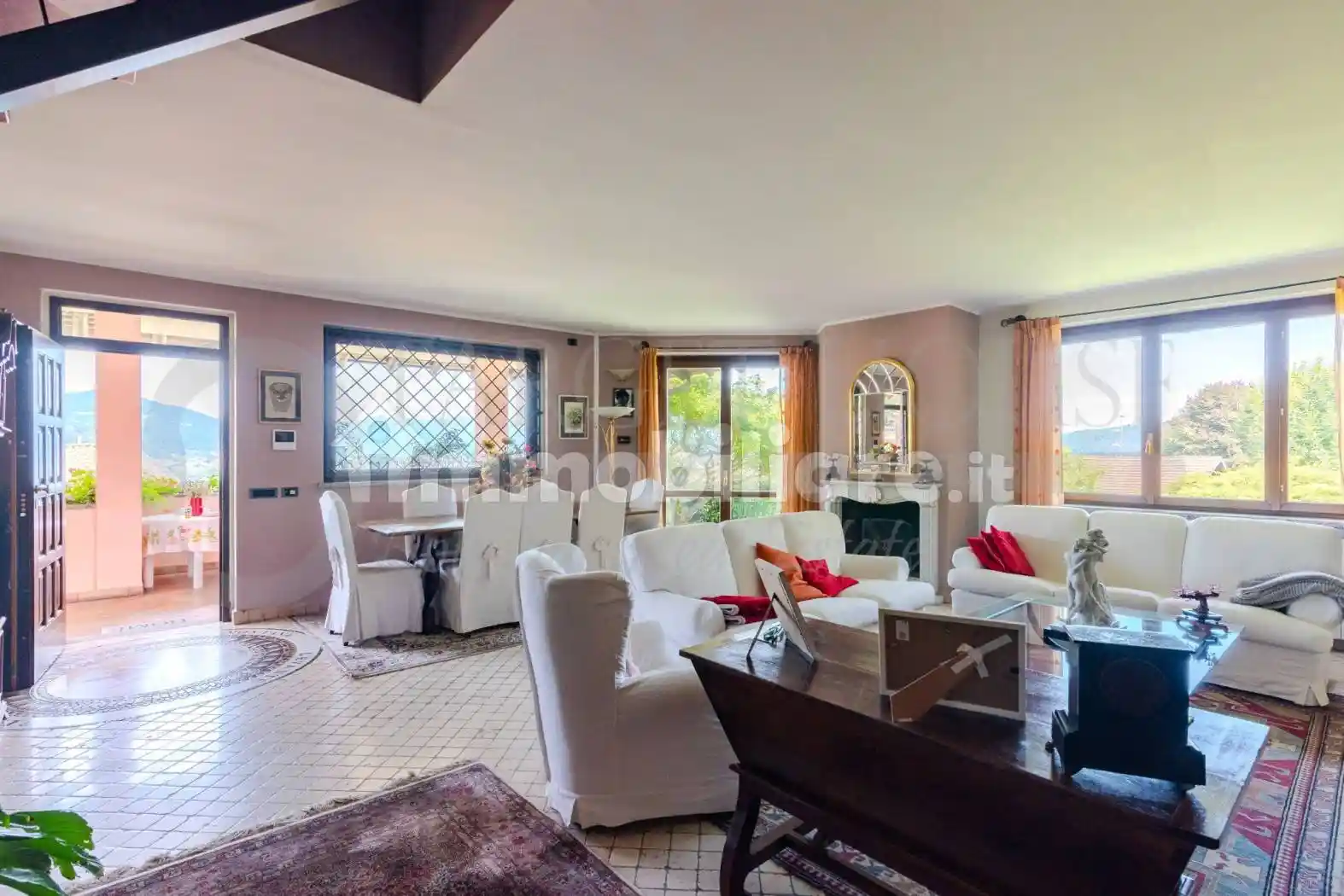 Villa in vendita a Meina