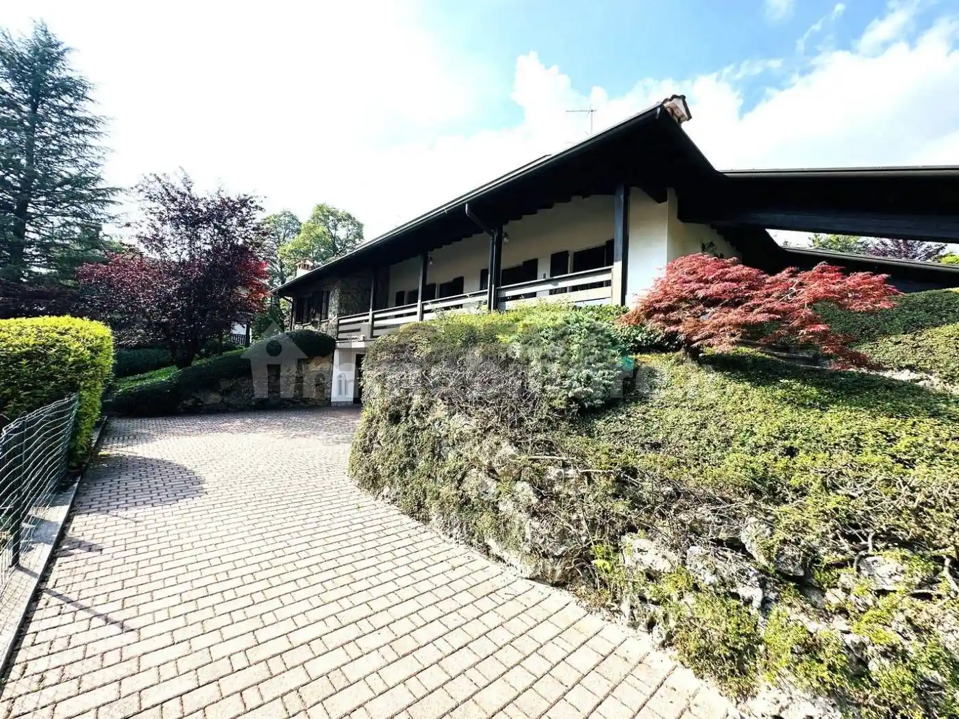 Villa in vendita a Castione della Presolana