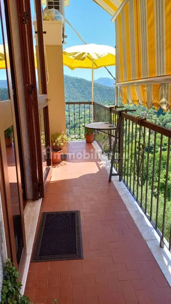 Appartamento in vendita a Beverino