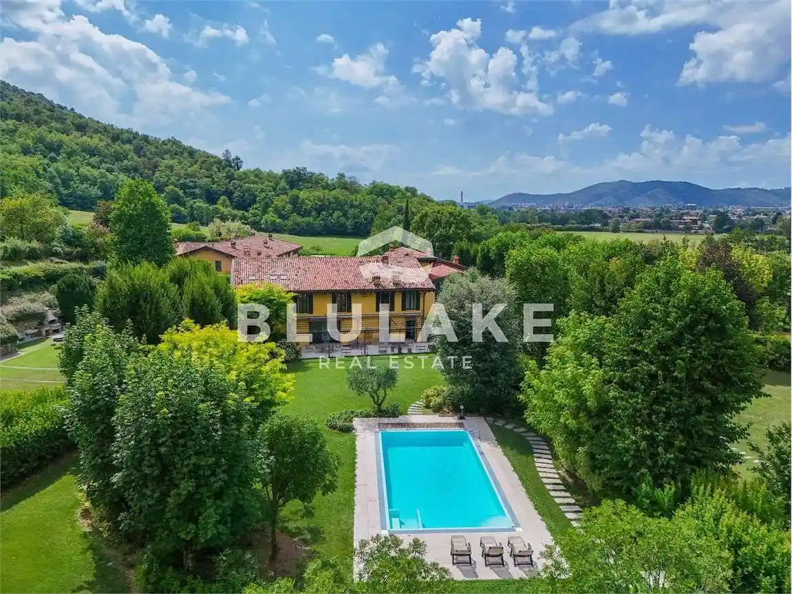 Villa in vendita a Brescia