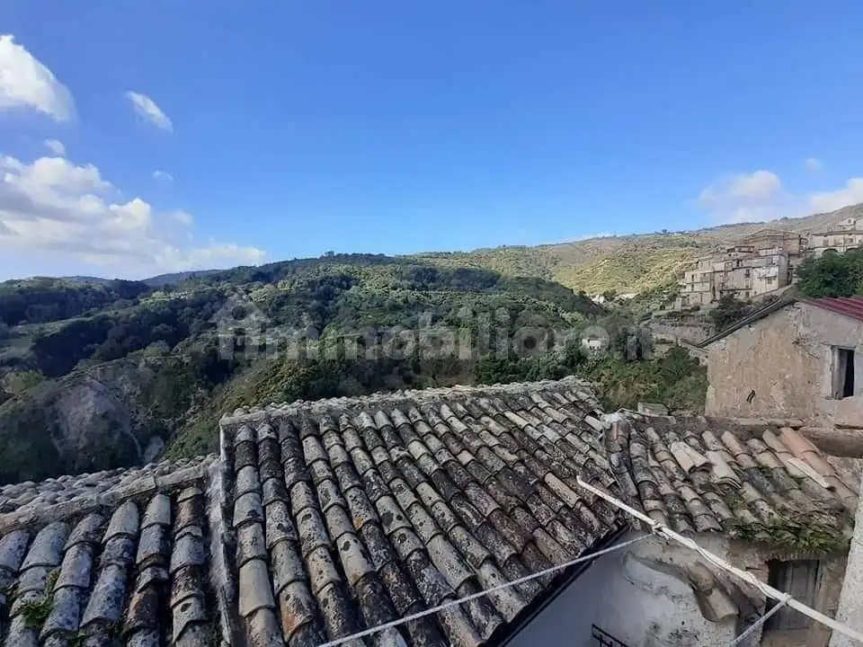 Bilocale via Dante Alighieri, Centro, Badolato