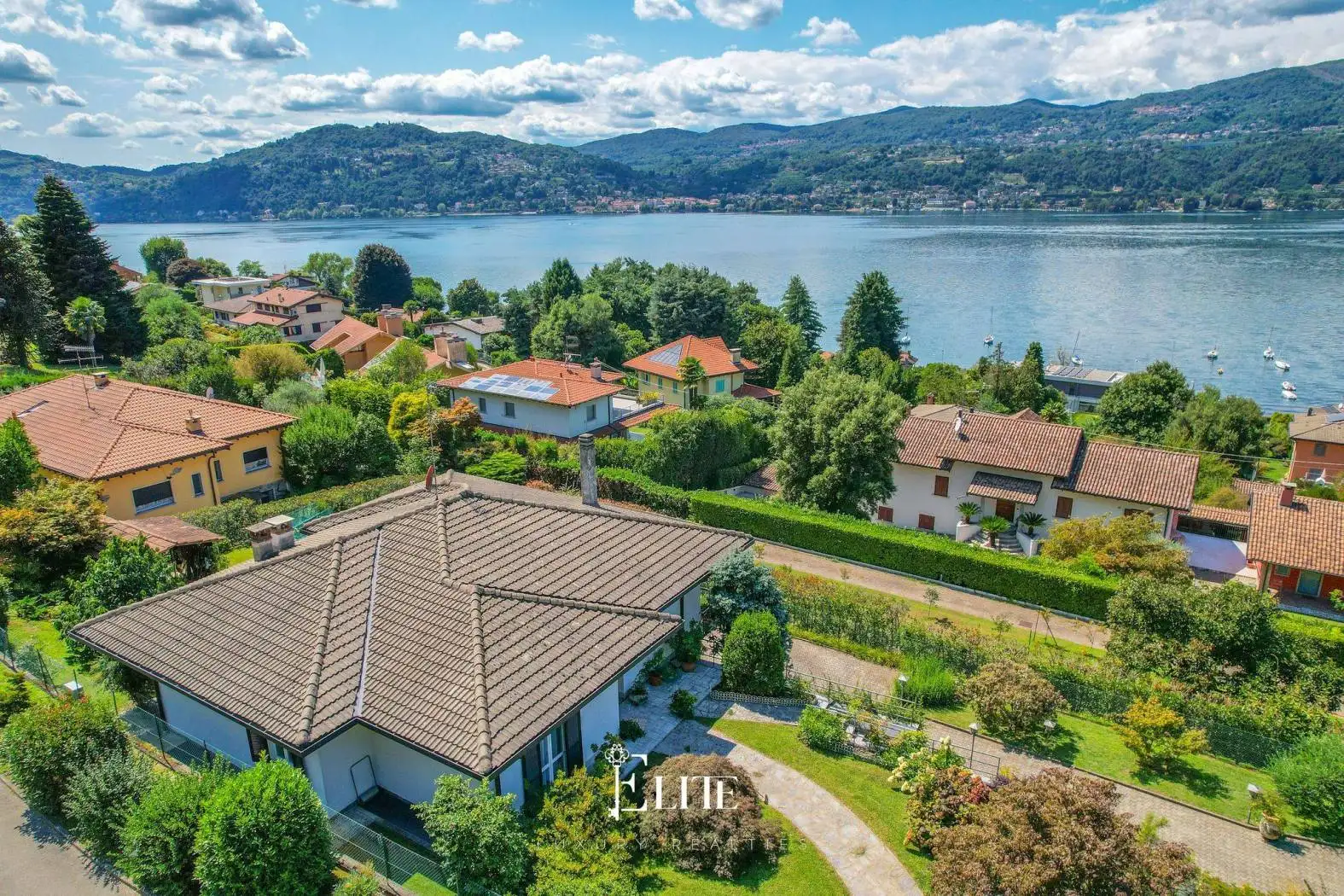 Villa in vendita a Ranco