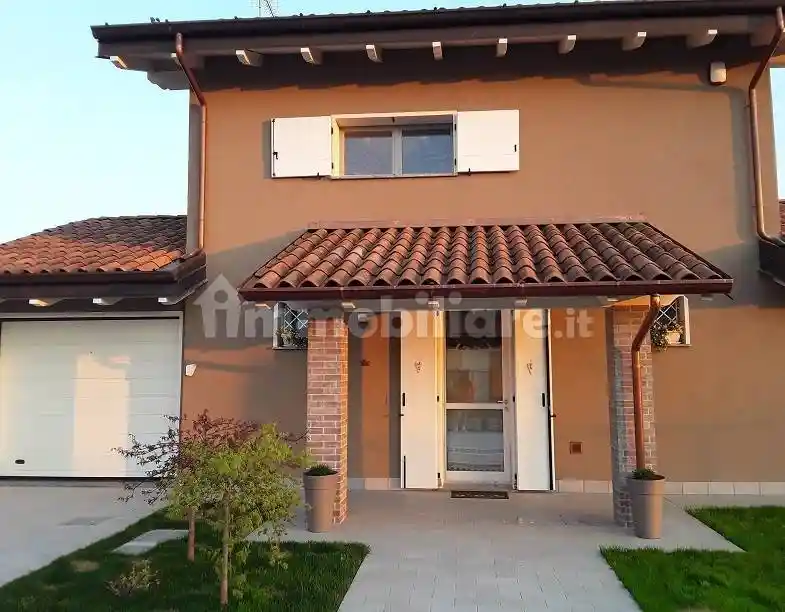 Villa bifamiliare viale Giuseppe Mazzini, Trivolzio - foto 4