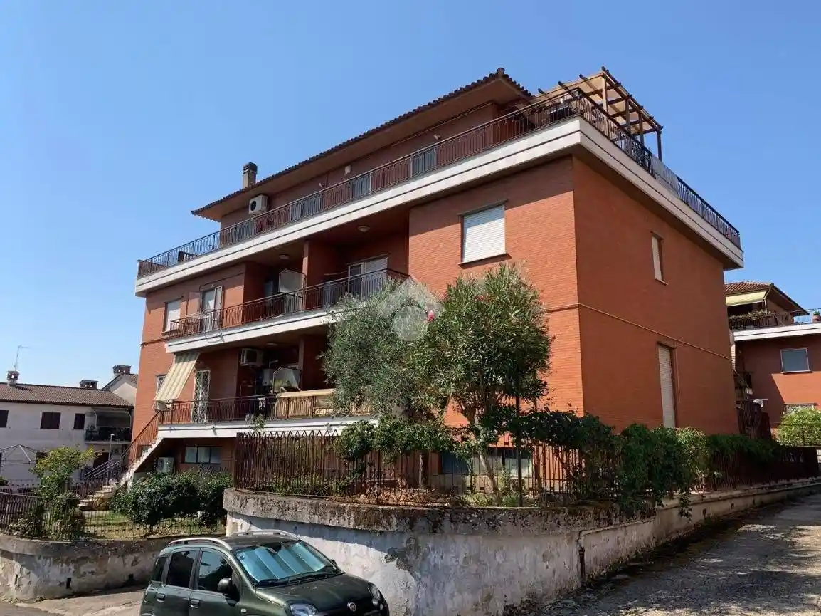 Appartamento in vendita a Cave